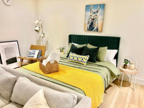 Modern & Cozy Guesthouse at the Heart of West LA